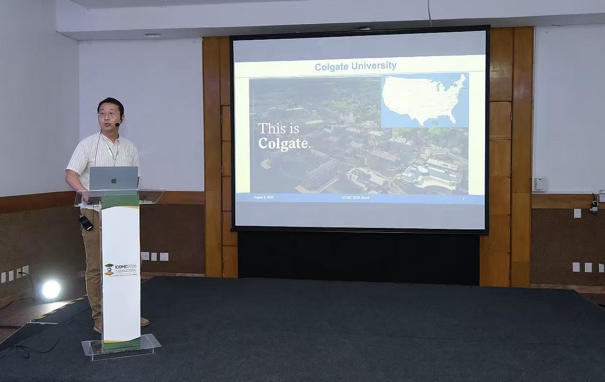 Gongfang was presenting at the International Conference on Organometallic Chemistry in Búzios, Brazil